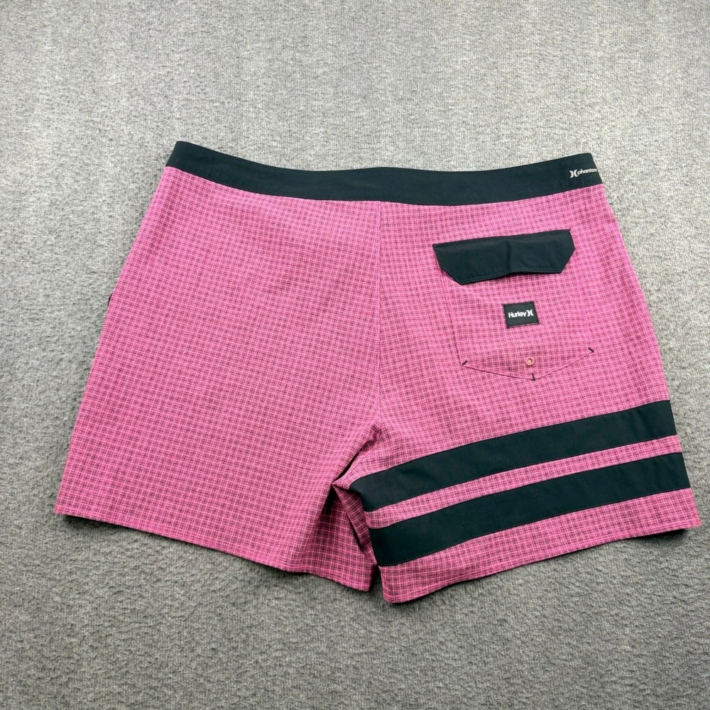 Hurley Phantom Board Shorts Men's 40 Pink Black Plaid Striped Swim Trunks AQ9990